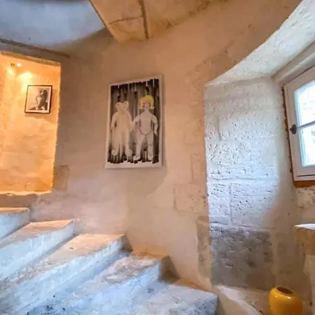 Charming 14th Century Village Chateau With Gardens And Outdoor Pool *