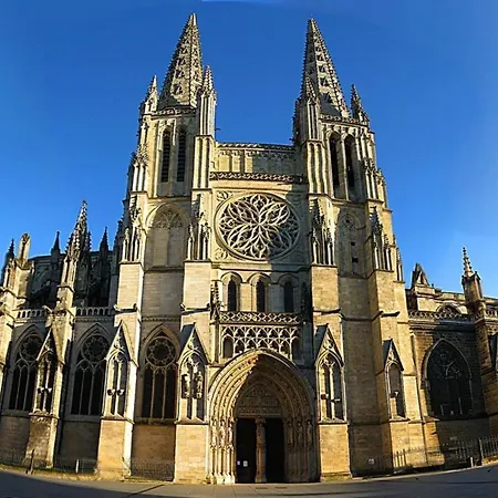 Prázdninový dům Charming 14th Century Village Chateau With Gardens And Outdoor Pool Celles (Dordogne)