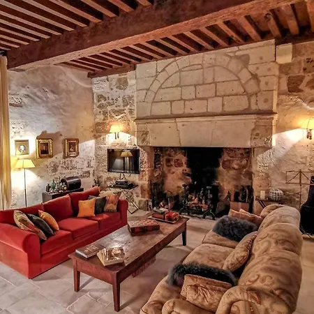 펜션 Charming 14th Century Village Chateau With Gardens And Outdoor Pool Celles (Dordogne)