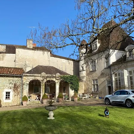 펜션 Charming 14th Century Village Chateau With Gardens And Outdoor Pool