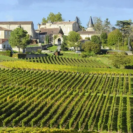 펜션 Charming 14th Century Village Chateau With Gardens And Outdoor Pool