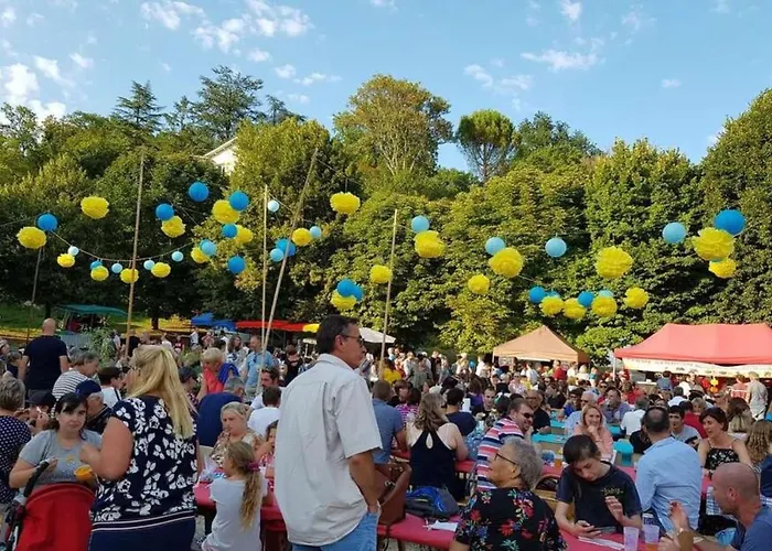 Charming 14th Century Village Chateau With Gardens And Outdoor Pool Casa de Férias Celles (Dordogne)