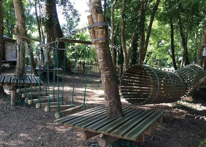 Charming 14th Century Village Chateau With Gardens And Outdoor Pool Casa de Férias